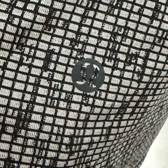 Lululemon license to train hoodie in dark gray pattern men’s medium like new - Picture 4 of 4